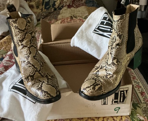 Heelix real snake skin boots