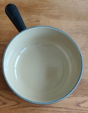 Kasserolle, Fonduetopf, Gusseisen, Le Creuset, mit Handschutz, unbenutzt!