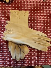 LADIES VINTAGE 1950-60s Beige Cotton Gloves Flower Trim British Gloves 10