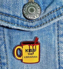 KISS THE LIBRARIAN Mug ✩ 90's Buffy the Vampire Slayer ♡ SPIKE Giles Spuffy Pin!