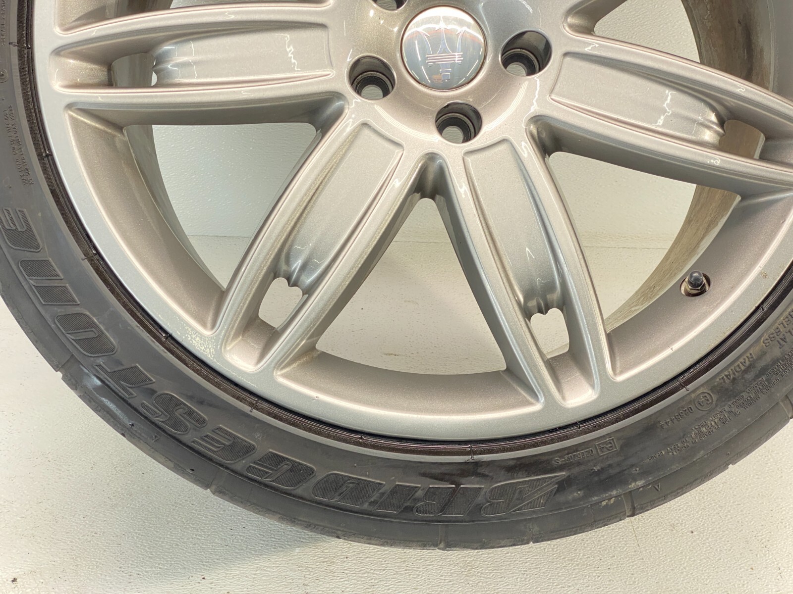 14-21 Maserati Quattroporte Ghibli 20" Rear Genuine Wheel Rim Tire 10.5X20 OEM✅