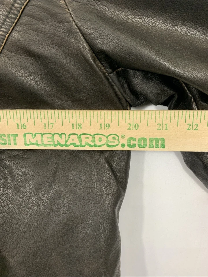 Jaqueta Levis de couro sintético motociclista com capuz forrada de lã feminina G marrom - Imagem 4 de 4