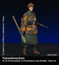 RADO MINIATURES RDM35048 WORLD WAR II GERMAN PANZERKNACKERS W-SS PZ. GRENADIER