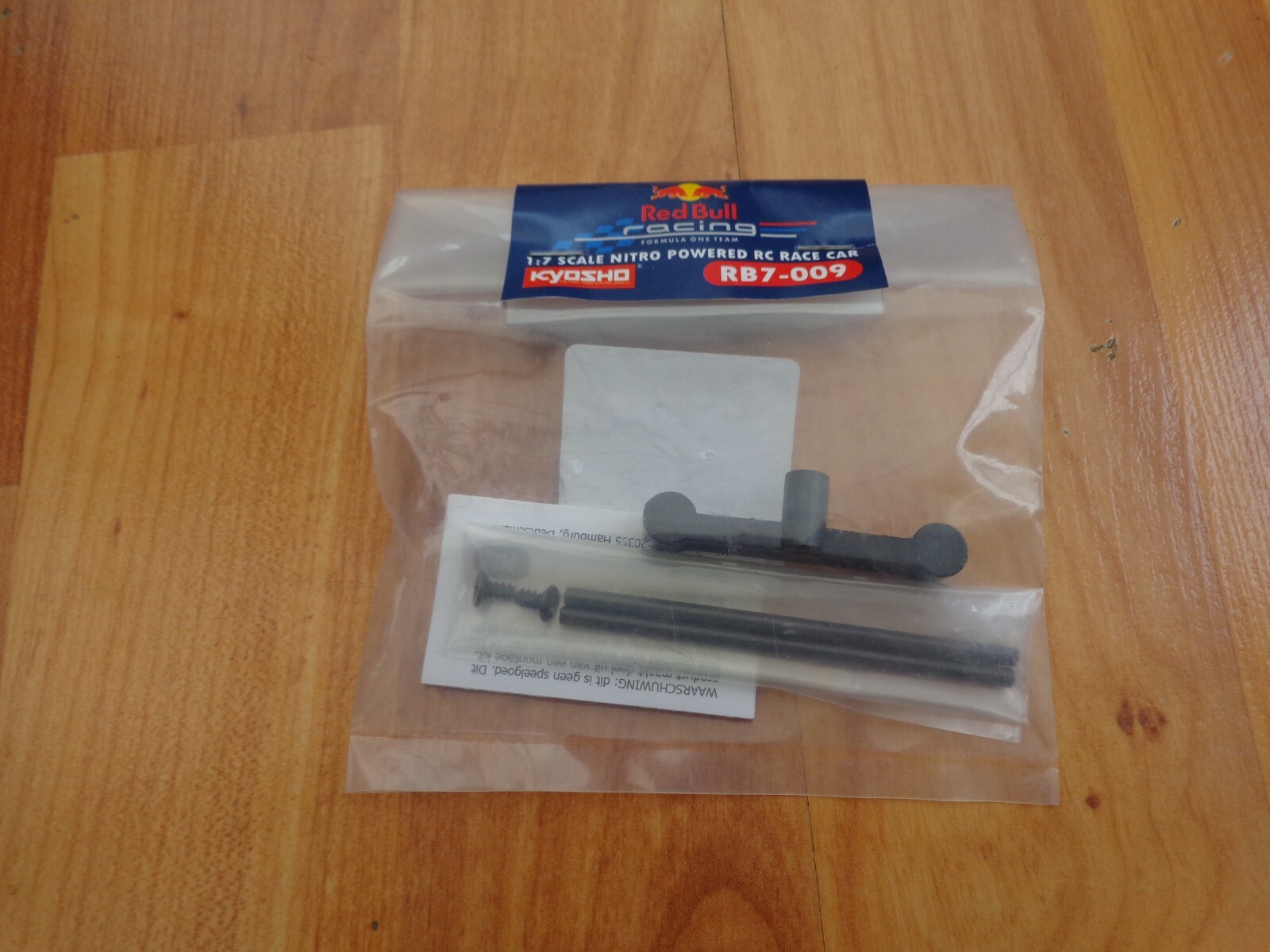 1/7 DEAGOSTINI BUILD THE RED BULL RACING RB7 F1 CAR 9 FRONT LOWER WISHBONE MOUNT
