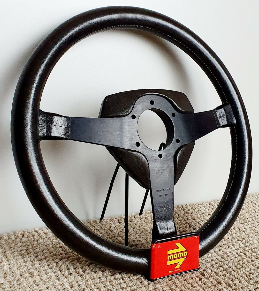 momo⭐︎ Momo California Steering Wheel 360mm - Black Leather/White