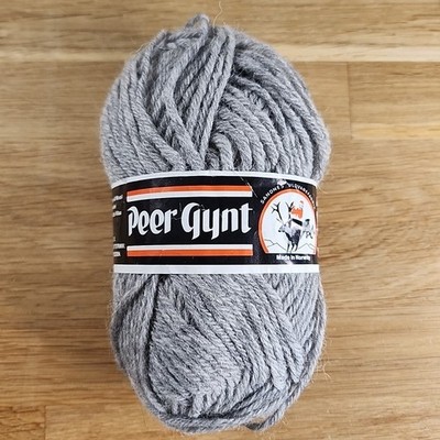 One Skein VTG Sandnes Garn Peer Gynt Yarn 100% Wool DK Shade 56 Light Gray