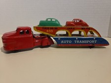 VINTAGE WYANDOTTE STEEL LITHO AUTO TRANSPORT HAULER With 2 Cars CLEAN CONDITION