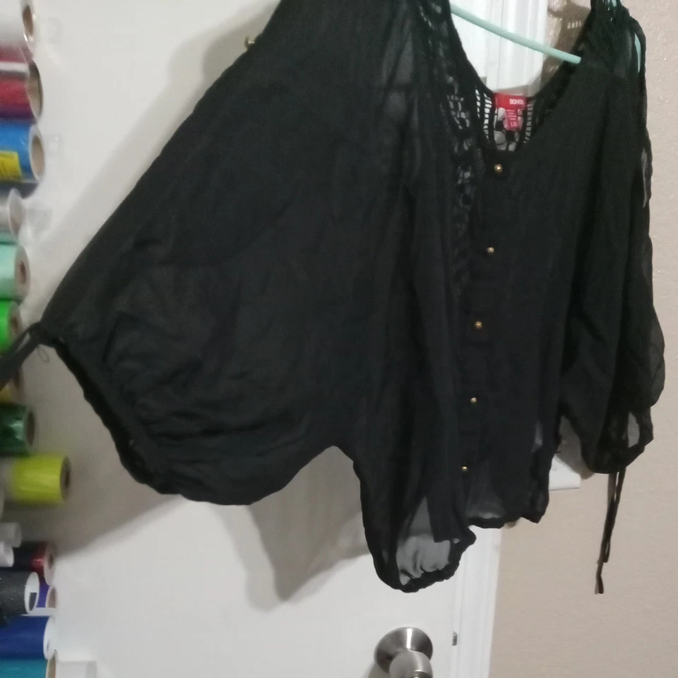 Бонго черный кружевной галстук спереди чистый верхний большой y2k ретро. Очень хорошее состояние товара.  - Изображение 4 из 4