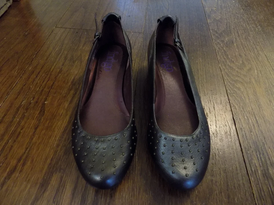 Mocassim INDIGO BY CLARKS couro estanho escuro Lea Bishop cravejado 1" cunha tamanho 6 em excelente estado usado - Imagem 2 de 4