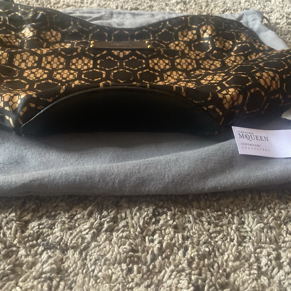 Pre-Owned Alexander McQueen Black Printed Clutch Clutch From saks Fifth Avenue - Image 4 of 4