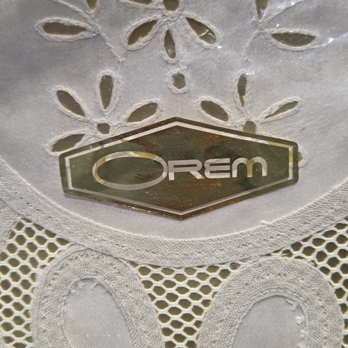 NOS Vintage Queen Anne Crystal Lace Table Runner 16" X 72” Cream  - Photo 5/6