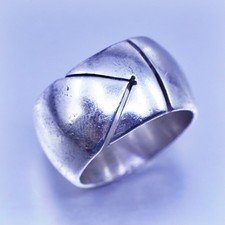 Size 4.75, vintage southwestern Sterling 925 silver wedding ring, band