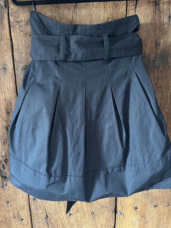 WAREHOUSE Cute Spotlight fit flare bubble net skirt high waist black uk10 us6 38 - Image 3 of 4