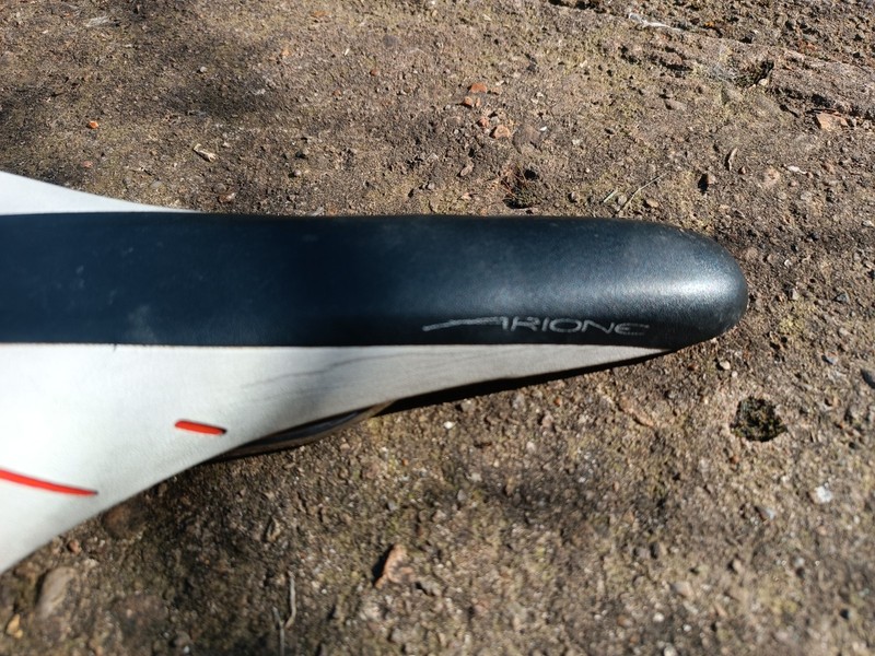 Fizik Arione R3 Kium Bike Saddle