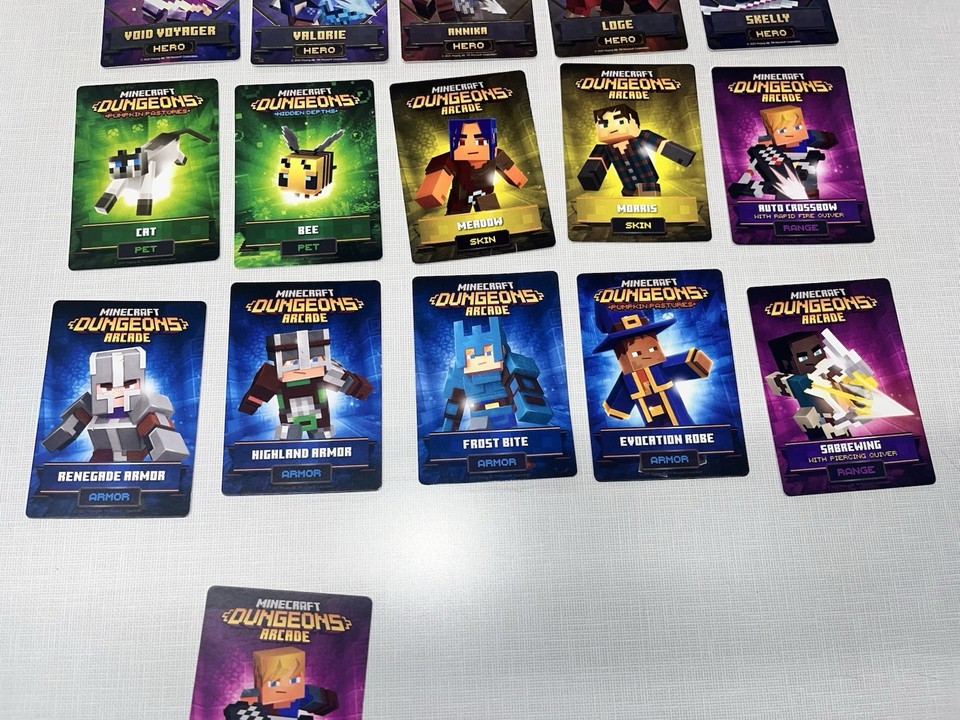 Minecraft Dungeons Series 24 - Set Di 3 Mini Personaggi Misteriosi (Confezione Cieca)