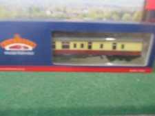 BACHMANN OO MK1 BSK BRAKE 2ND CORRIDOR BR CRIMSON/CREAM.  CAT NO.39-077E