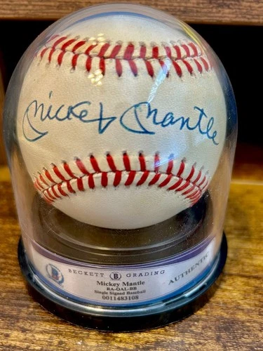 Mickey Mantle NY Yankees Signed Autographed Baseball Beckett Encapsulated BAS