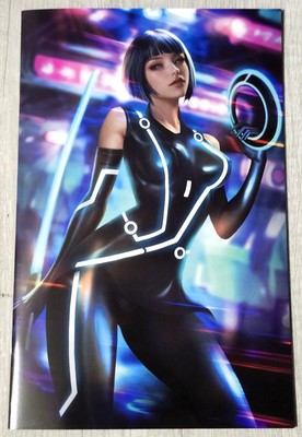 Duty Calls Girls 2 ''Light Runner'' Tron
