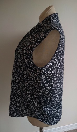 Vintage Separate Issue Women's Black and White Floral Sleeveless Shirt Size Med - Picture 4 of 6