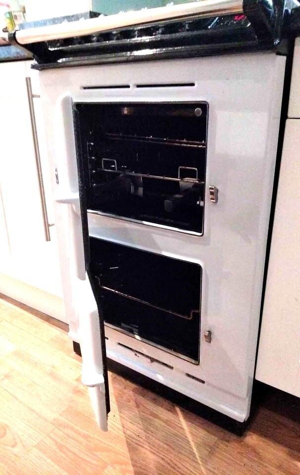 AGA 4 2 FOUR TWO SERIES 60CM DUAL FUEL COOKER, NATURAL GAS BUT LPG