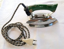 Ferro da stiro vintage  anni 50/60 , MANICO LEGNO Verde - completo