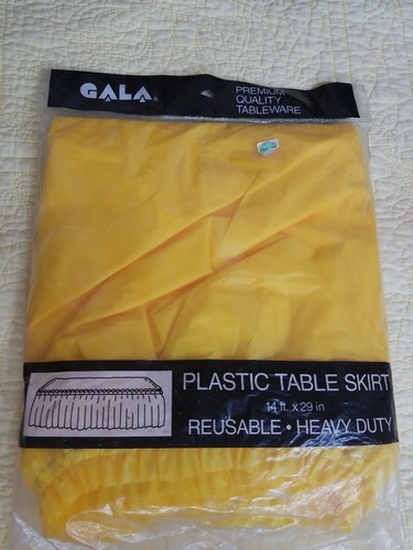 GALA Table SKIRT 14 ft x 29" Pleated Plastic Reuseable Waterproof Bright Yellow - 第 1/1 張圖片