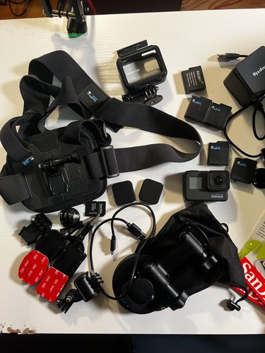 GoPro HERO7 Gear LOT - (GoPro HERO7, 4 GoPro Batteries, GoPro Car Mount, etc) - Picture 2 of 16