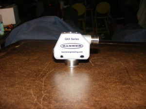 Banner Engineering Q4xtblaf300 Q8 Q4x Rugged Laser Distance
