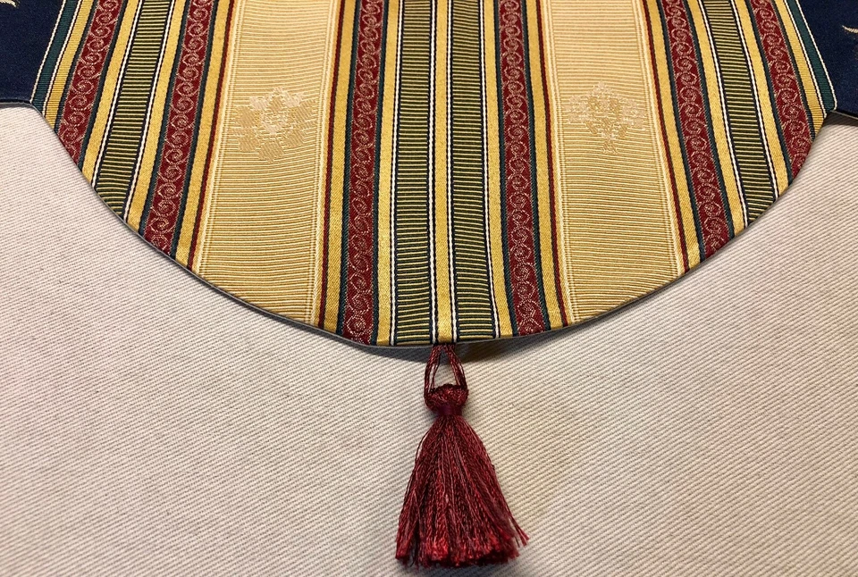 TABLE RUNNER 51" x 19",  PORTOFINO STRIPE, NAVY/RED  - Image 4 of 4