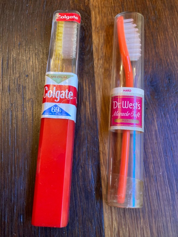 Two New VINTAGE 1940’s Colgate Hard Toothbrush in Case *NEW OLD STOCK