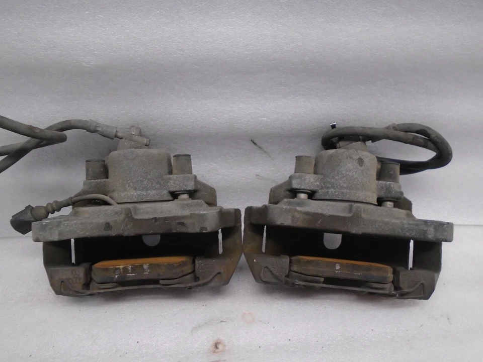 06-10 PAR DE PINZAS DE FRENO DELANTERAS IZQUIERDA Y DERECHA VOLKSWAGEN PASSAT OEM DK905168 Foto 4 de 4