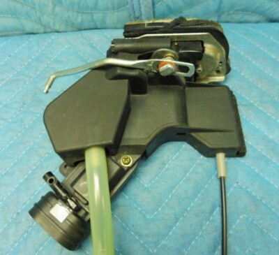 Lexus LX470 Rear Passenger's Door Lock Latch 69050-60062 1998-2007