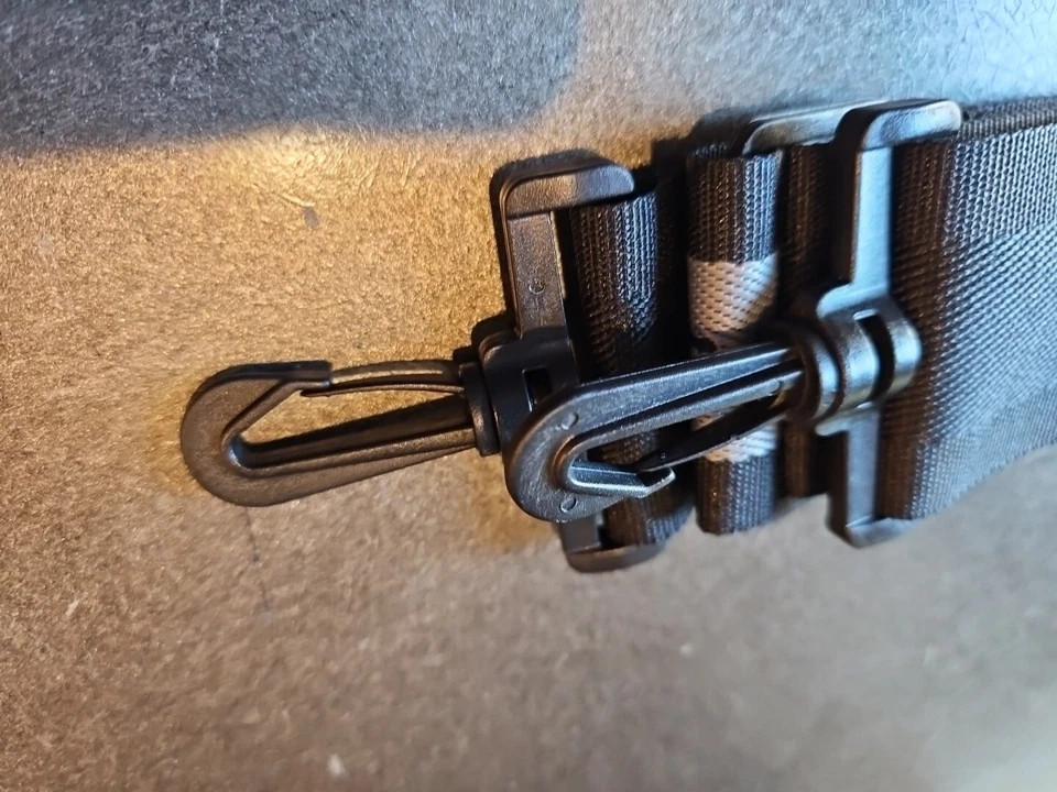 Kenneth Cole Nylon Duffle Bag Handbag Replacement Strap Black / Gray  - Image 3 of 3