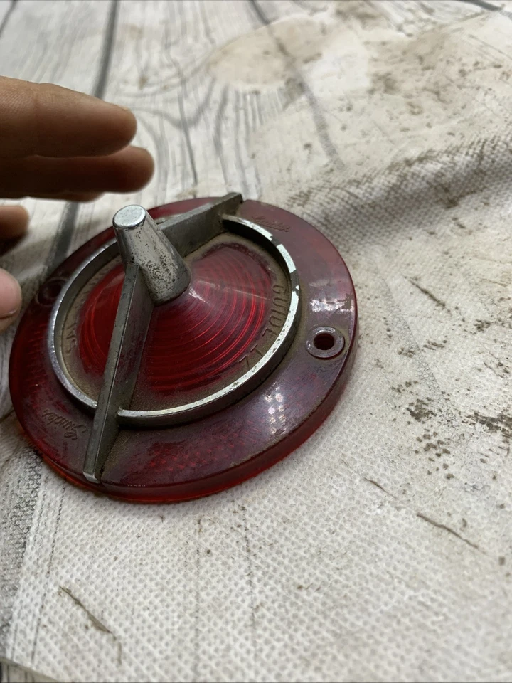 Объектив заднего фонаря Guidex красный 1963 Chevrolet Corvair пластик - Изображение 4 из 4