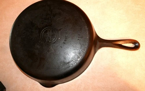 Vintage Griswold # 8 Cast Iron Skillet Smooth Bottom Erie  PA 704c Sits Flat