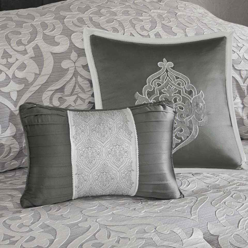 New Madison Park Odette Cozy Comforter Set Jacquard Damask Medallion ...