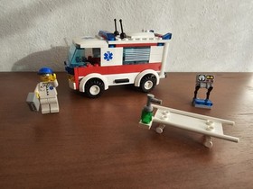 Retired 2006 LEGO City Sets 7902 Dr's Car & 7890 Ambulance-Used-Complete