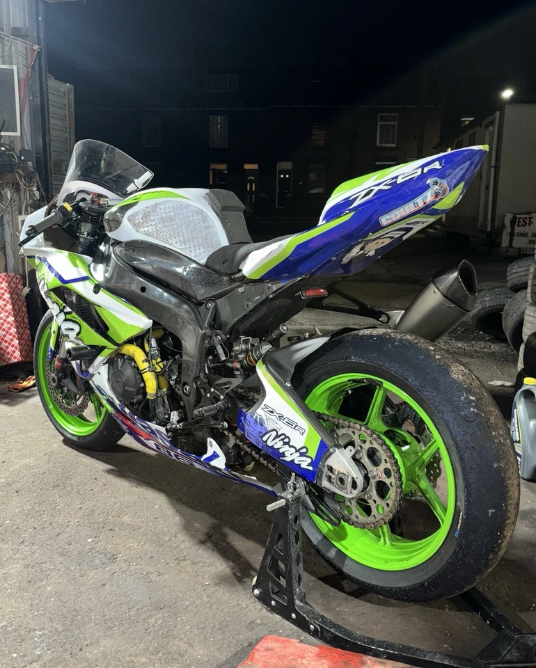 Kawasaki ZX6R 2009/2010 Race/track Bike - Image 3 of 4