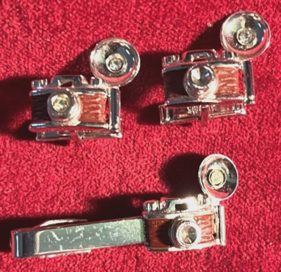 Vintage Swank 3 Piece Camera Cuff Links & Tie Clip Set w/ Rhinestone Flash Bulbs