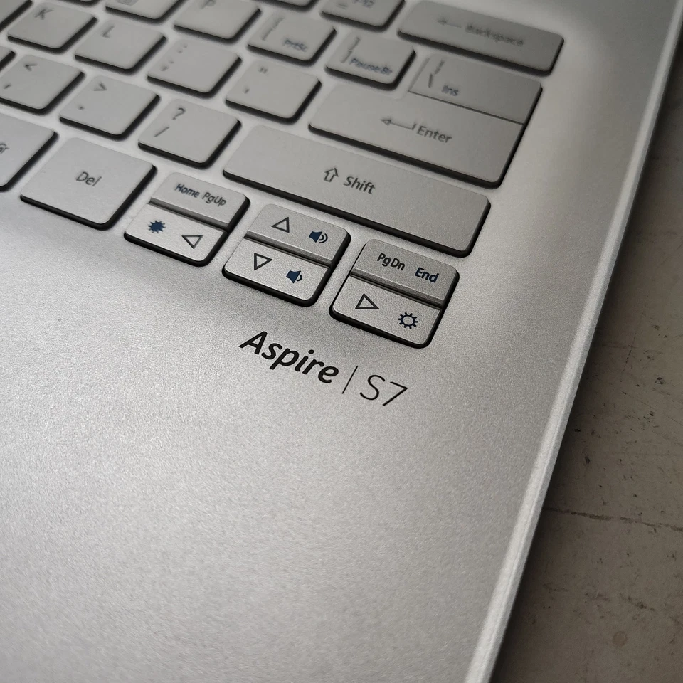 Acer Aspire S7-392 13.3" 1440p Touch UltraBook 128GB SSD i5-4200U 8GB RAM Win 11 Foto 4 de 4