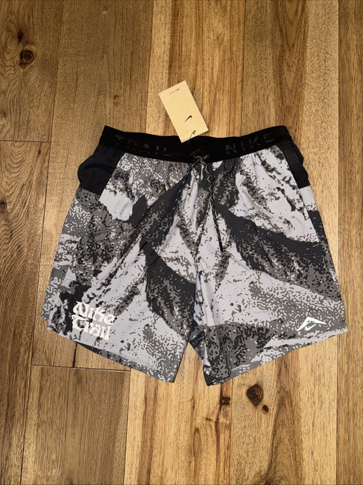 NEW NWT Nike MENS SMALL Trail Stride 7" Brief-Lined Running Shorts FV9949-010
Opens in a new window