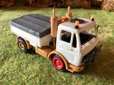 Kibri Kirmes Mercedes Zugmaschine 1:87 H0