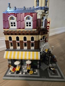 2007 LEGO Creator Expert Caf&eacute; Corner 10182 *99% complete but no box or manual