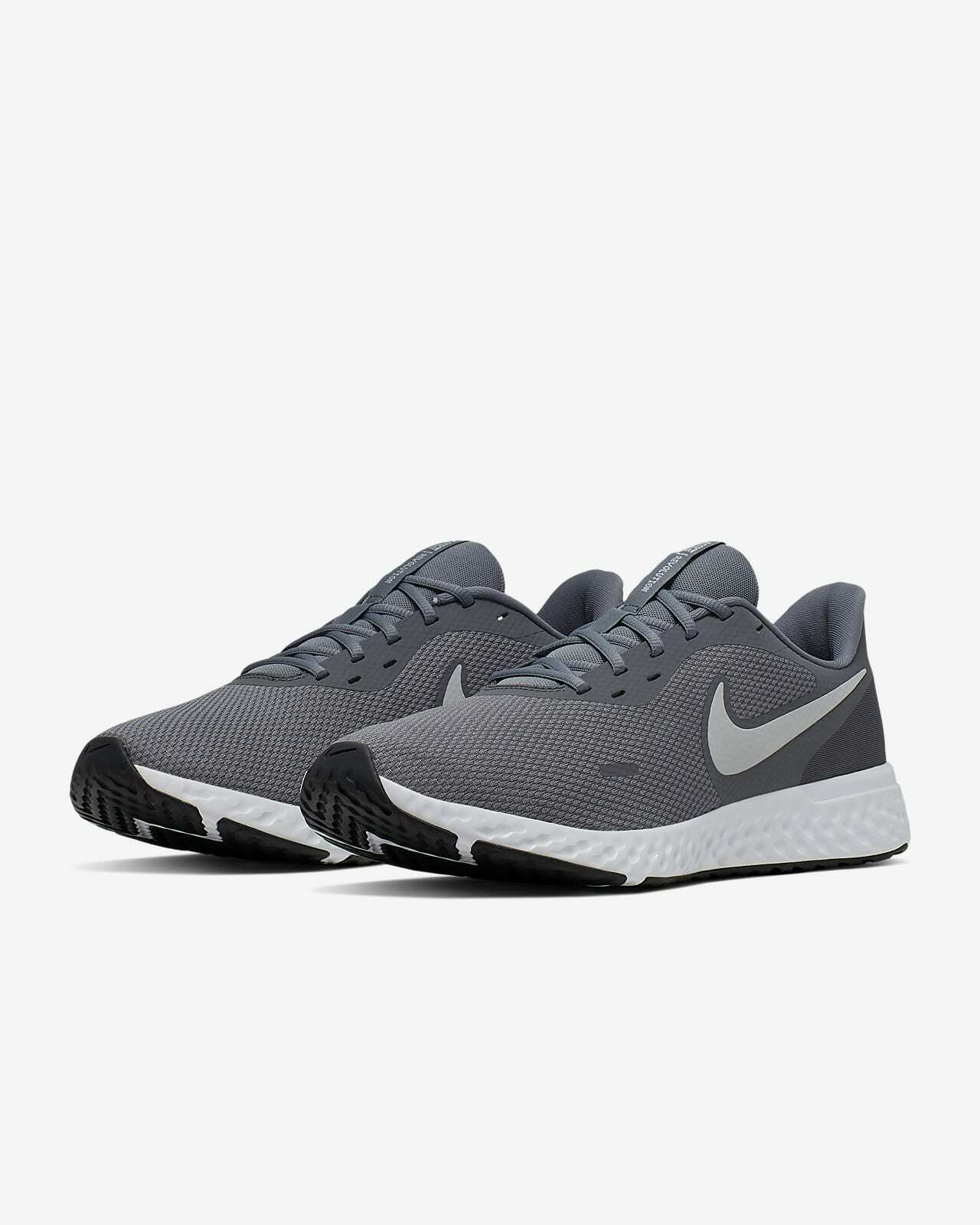 nike revolution 5 4e