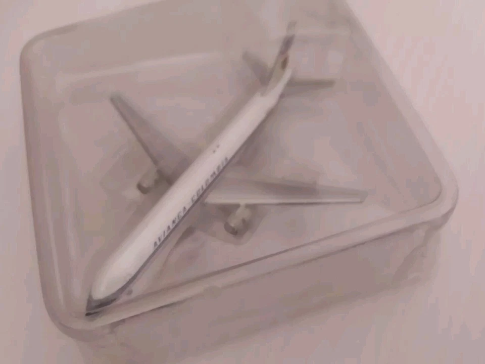 Herpa Wings 1:500 Avianca Colombia Boeing 757 200 NG - No Box - New - Immagine 4 di 4