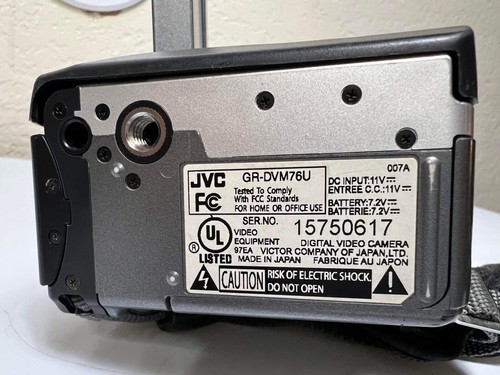 JVC Mini DV GR-DVM76U 200x Digital Zoom (FOR PARTS OR NOT WORKING) - Picture 7 of 7