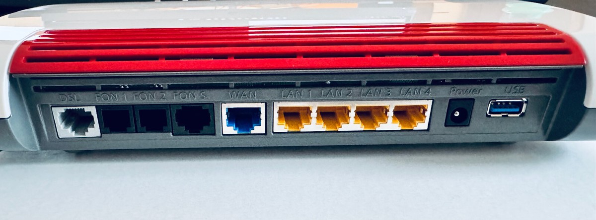 AVM Fritz! Box 6890 LTE MU-MIMO Router WiFi 4 Puertos AC1800