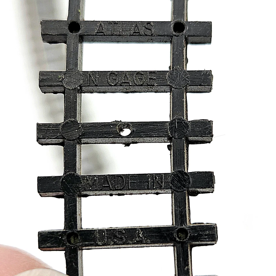 Atlas N Gauge 2520 11" Radius Curve Track Sections Code 80 Lot of 15 Austria - Image 4 of 4