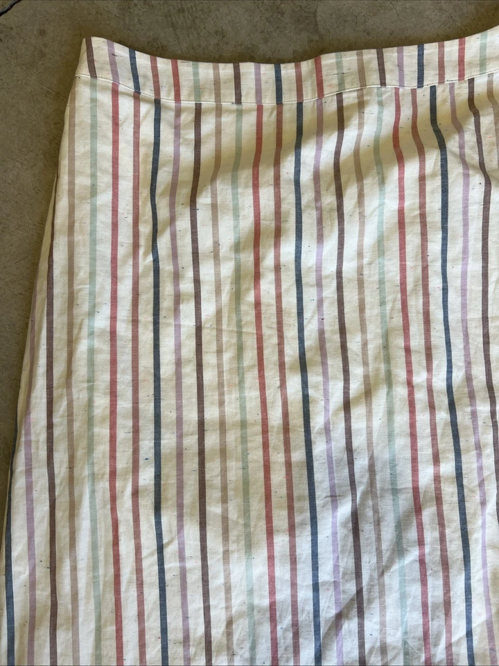 Maxwell 纽扣开衩中裙有斑点彩虹条纹 10 码 — 第 3/4 张图片