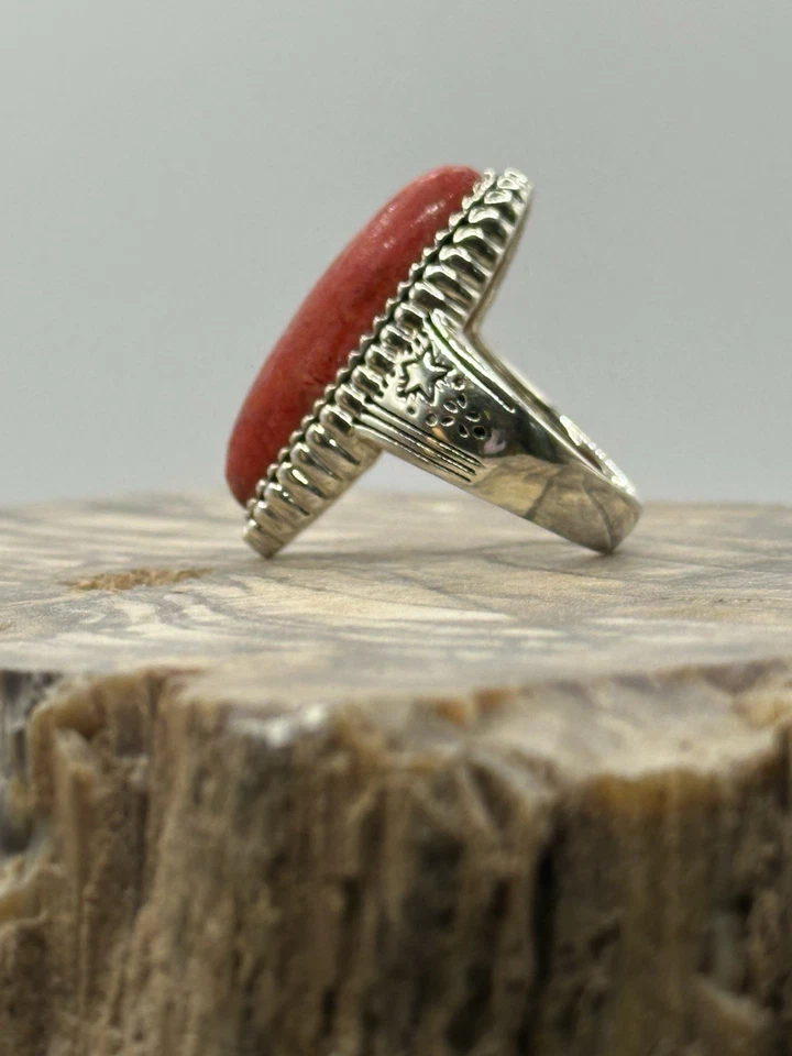 Кольцо-солитер из чистого серебра с красной губкой кораллом в юго-западном стиле 28X9 мм - Изображение 2 из 4